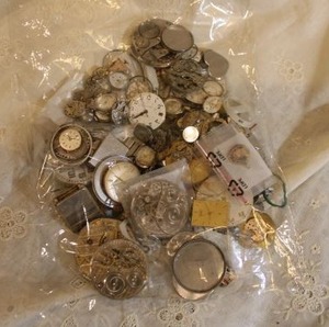 lot 319 image: Jewelry watch parts