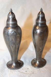 lot 325 image: Weighted Silver salt and pepper shakers marked 565 Masco