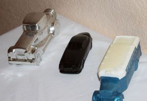 lot 18 image: Three Vintage Avon Decanter Bottles