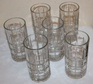 lot 20 image: Six Anchor Hocking Glasses