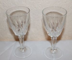 lot 21 image: Two Wine Glasses