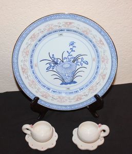 lot 33 image: Decorative Plate and Two Miniature Tea Cups