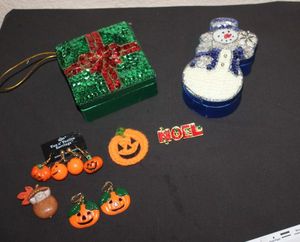 lot 73 image: Holiday Items