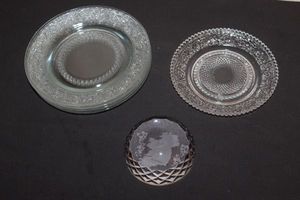lot 85 image: Clear Glass Dishes and paperweight
