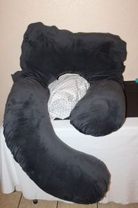 lot 92 image: Body Wrapping Pillow and Twin sheet Set