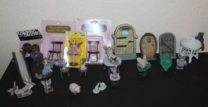 lot 96 image: Doll House and Fairy Garden Pieces