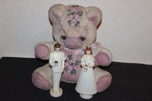 lot 98 image: Ceramic Figures