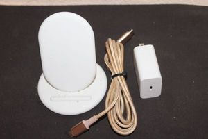 lot 111 image: Wireless Phone Charge and Cord