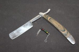 lot 115 image: Straight Razor and Miniature Knife