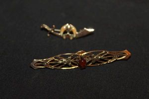lot 134 image: Vintage Tie Clip and Masonic Pin  Both Marked 10K