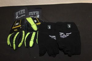 lot 143 image: Safety Work Gloves, One Pair USB charged Electric Glove Warmers