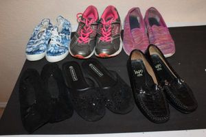 lot 202 image: Womens Shoes as shown , Size 10