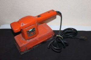 lot 203 image: Black n Decker Electric Sander