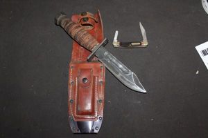 lot 5 image: US Vietnam Era Camillus Jet Pilot Survival Commando Fighting Knife w Sheath and Old Timer Pocket Knife
