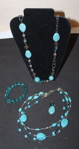 lot 214 image: Vintage Turquoise Colored Beaded Necklaces and Bracelet Missing 1 earring