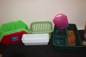 lot 216 image: Plastic Organizers