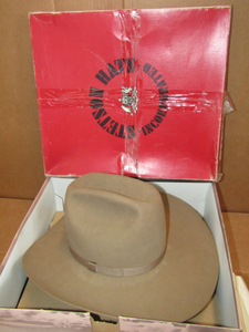 lot 17 image: Resistol Canyon mens Western hat in a Stetson box