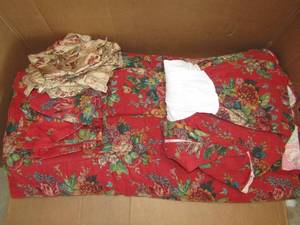 lot 27 image: Ralph Lauren 100% Cotton blanket set