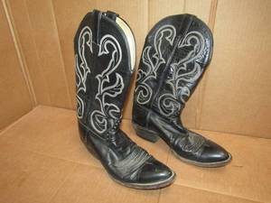 lot 28 image: Hondo Boots mens cowboy boots size 10