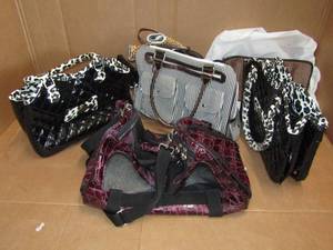 lot 36 image: Small dog carriers, one is unused, 4 total