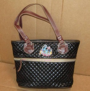 lot 43 image: Genuine Consuela ladys leather purse