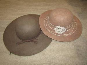 lot 58 image: Bettina and Scala Collezione Italian wool ladies hats