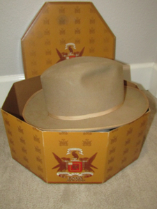 lot 94 image: Knox New York mens hat with original box