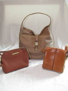 lot 102 image: Dooney & Bourke and Perry Ellis, Steve Madden ladies leather purses