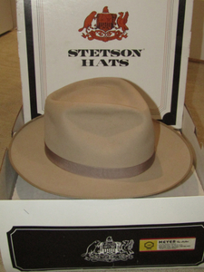 lot 44 image: Stetson one-hundred mens hat in original box