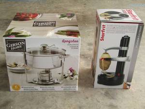 lot 12 image: Gibson chaffing dish set and Starfrit rotato express