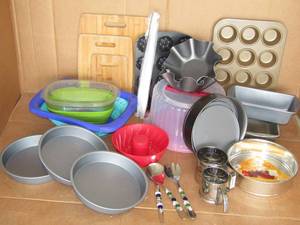 lot 119 image: Assorted baking pans as shown