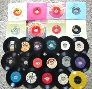 lot 141 image: Vintage 45 records assorted Genres as shown