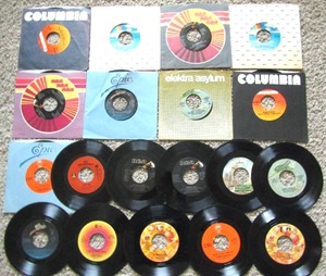 lot 144 image: Vintage 45 records assorted country music
