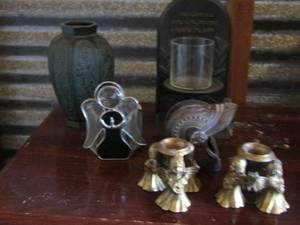 lot 78 image: angel and vase dcor for home