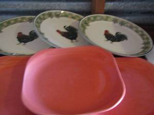 lot 80 image: pink plates and rooster plates