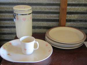 lot 81 image: Correlle  lot-  various plates