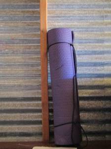 lot 100 image: yoga mat