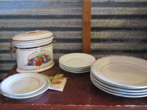 lot 111 image: PLATES & SAUCERS CONSISTING OF SOUTH HAMPTON, ROYAL O E G,  KNOTTS BERRY