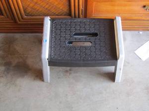 lot 117 image: small foot stool