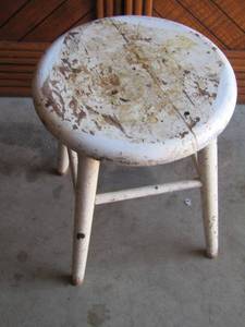 lot 118 image: small white stool