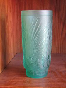 lot 133 image: beautiful green glass vase