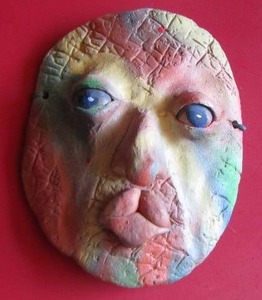 lot 141 image: MASK - Industries Akios Art  HAND MADE IN ECUADOR