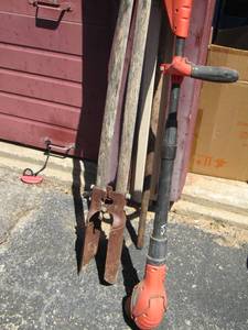 lot 154 image: yard and garden tools