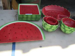 lot 171 image: Sonoma watermelon dish set