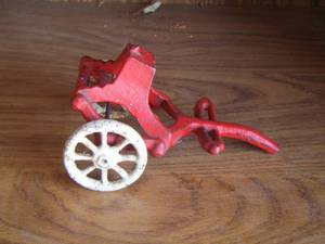 lot 179 image: vintage red wagon pull mini
