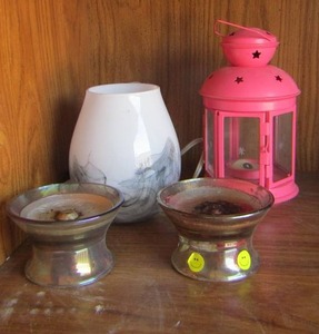 lot 185 image: candle holders- little pink lantern plus