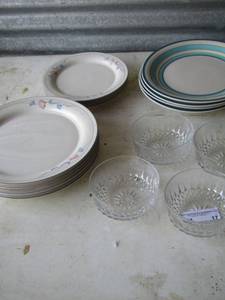 lot 17 image: bowls- plates and saucer lot