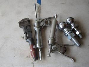 lot 22 image: hitch balls- clamp- animal injections  shots