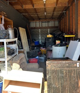 lot 234 image: STORAGE UNIT SOLD IN WHOLE  10 X 24   -  ACCESS FROM BOTH SIDES   ( NON-LIEN UNIT)  SEE DESCRIPTION