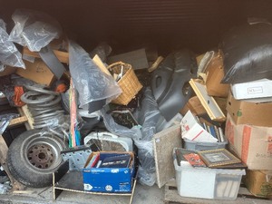 lot 233 image: STORAGE UNIT SOLD IN WHOLE  12 X 12   - SEE DESCRIPTION  ( NON LIEN UNIT)